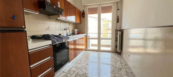 5 rooms Apartment in Spinea, Italy No. 221632 36