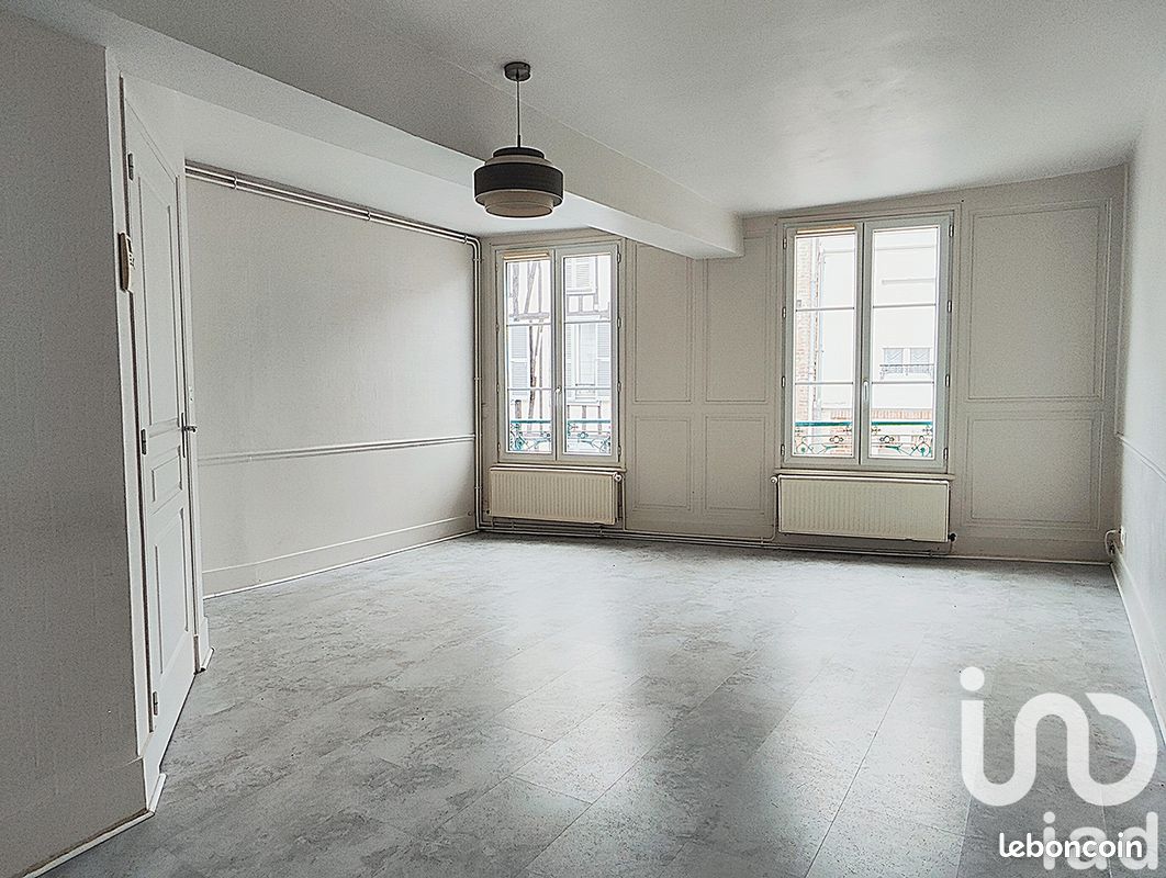 Apartamento de 2 dormitorios en Chalons-en-Champagne, France No. 219875