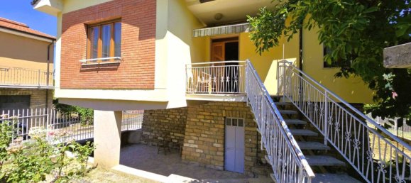 2 Schlafzimmer Villa in Cortemilia, Italy, Nr. 296328 3