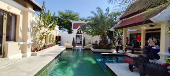3 bedrooms House in Pattaya, Thailand No. 26420 2