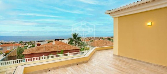 3 bedrooms Villa in Adeje, Spain No. 16392 24