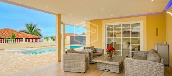 3 bedrooms Villa in Adeje, Spain No. 16392 14