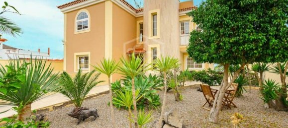 3 bedrooms Villa in Adeje, Spain No. 16392 3