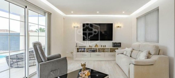 3 bedrooms Villa in Adeje, Spain No. 16392 17