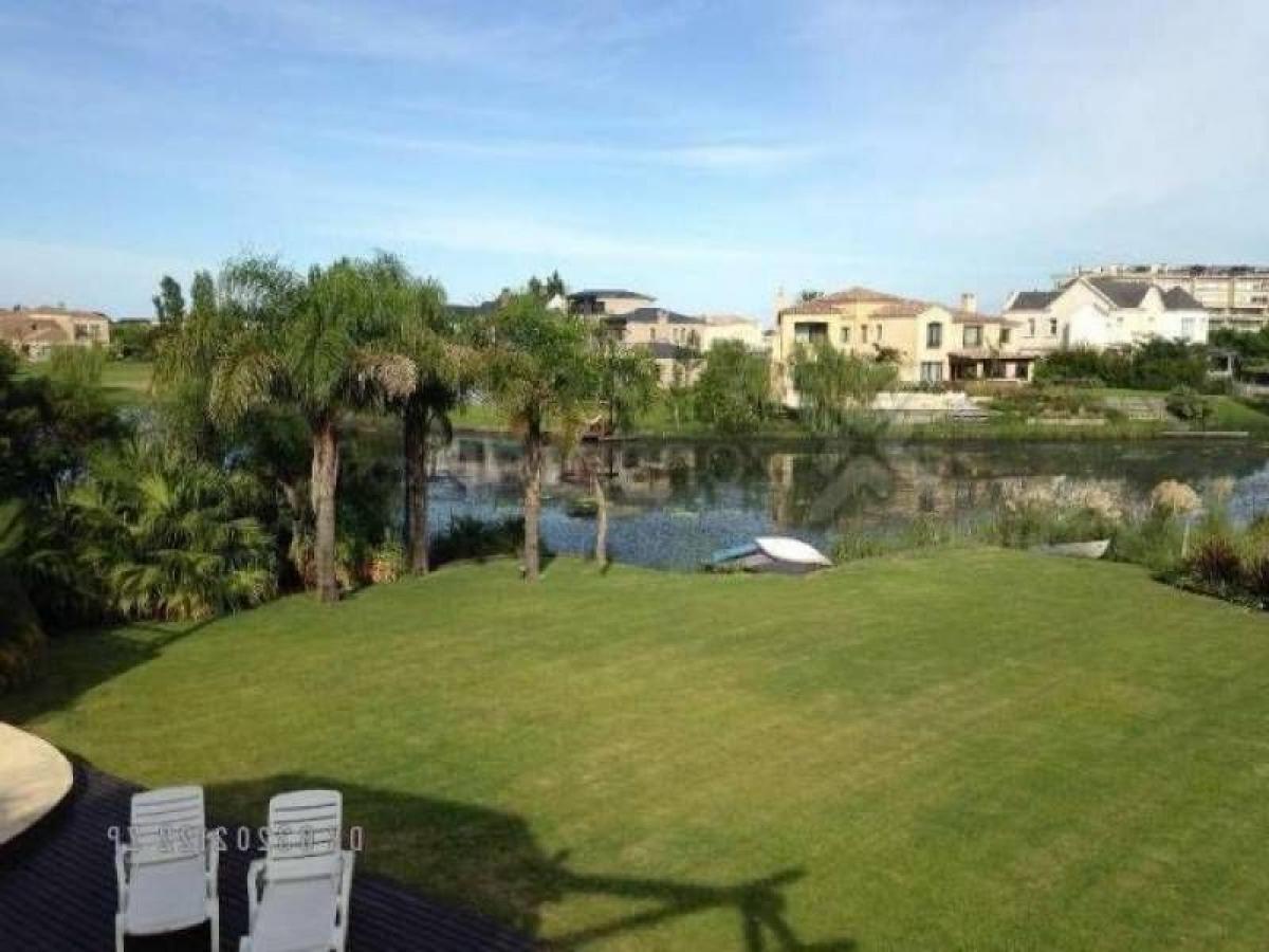 5 غرف نوم منزل في Tigre, Argentina رقم 15434