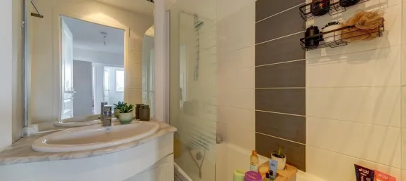 3 Schlafzimmer Wohnung in Rhone, France, Nr. 348267 10