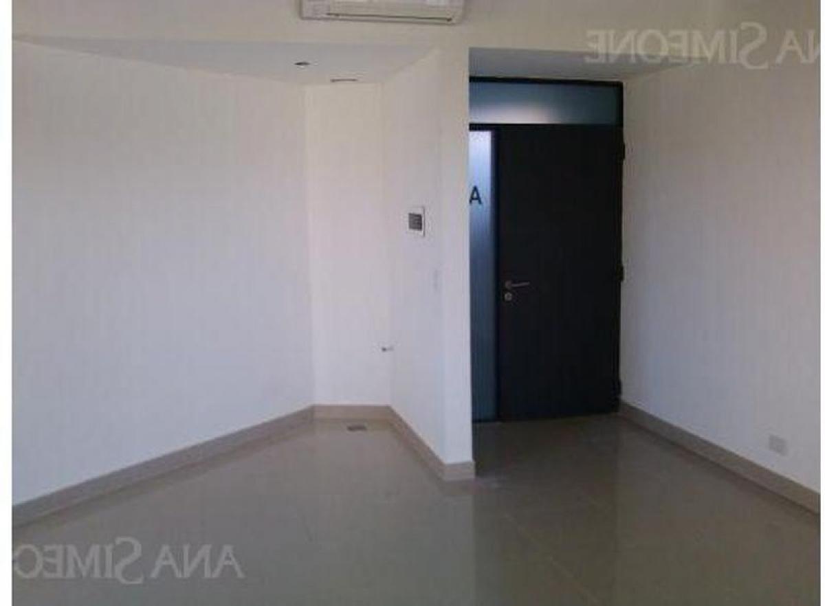 67m² Office in Tigre, Argentina No. 30489