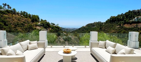 Villa de 5 dormitorios en El Madronal, Spain No. 151593 2