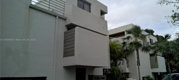 2 Schlafzimmer Doppelhaus in Miami, USA, Nr. 614180 20