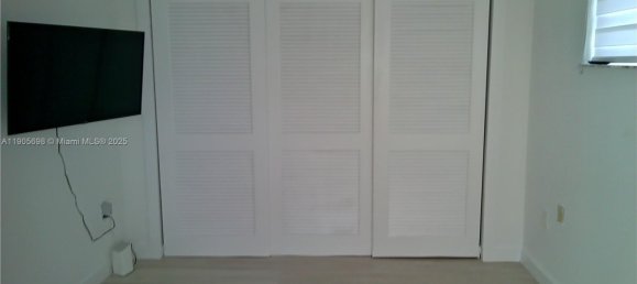 2 Schlafzimmer Doppelhaus in Miami, USA, Nr. 614180 8
