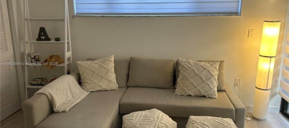 2 Schlafzimmer Doppelhaus in Miami, USA, Nr. 614180 10