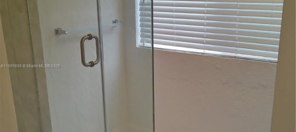 2 Schlafzimmer Doppelhaus in Miami, USA, Nr. 614180 16