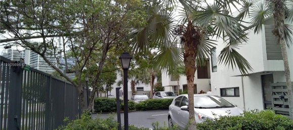 2 Schlafzimmer Doppelhaus in Miami, USA, Nr. 614180 23