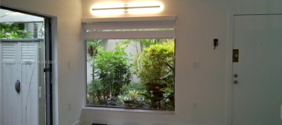 2 Schlafzimmer Doppelhaus in Miami, USA, Nr. 614180 4