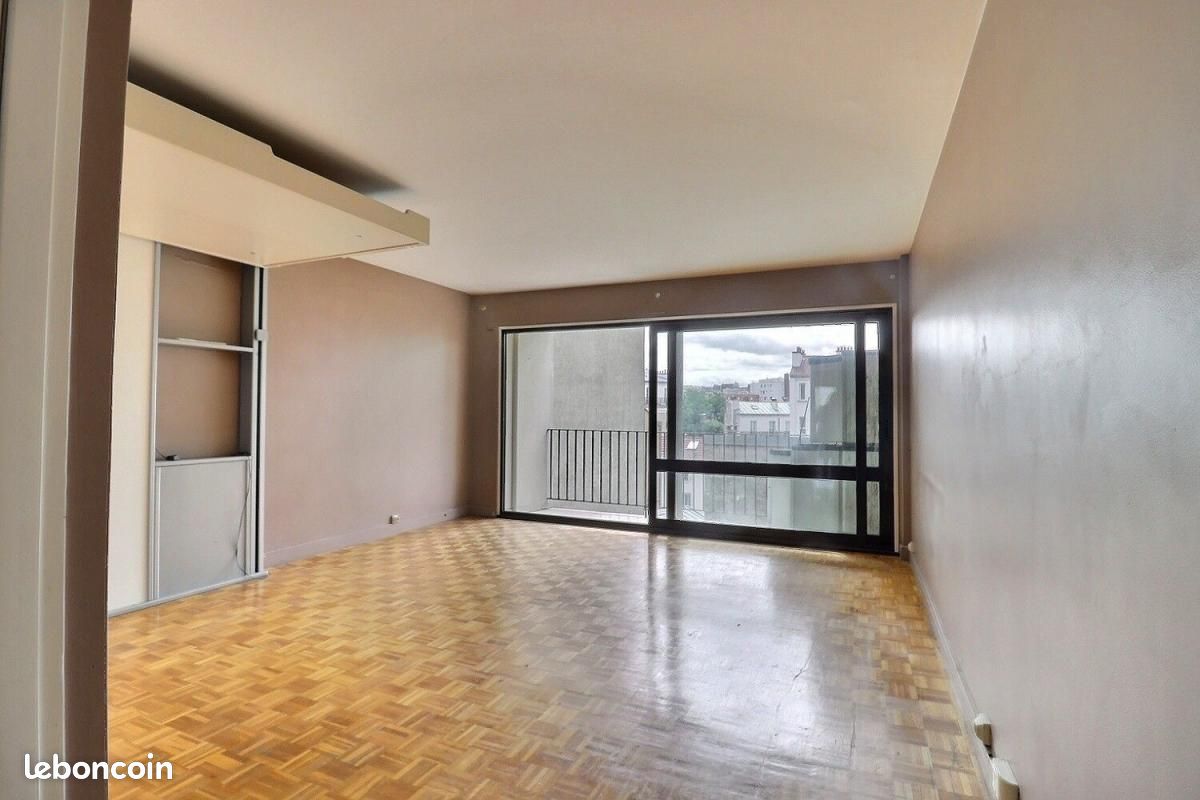 2 bedrooms Apartment in Paris, France No. 188894