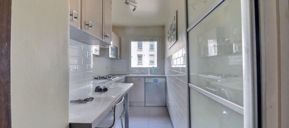 2 bedrooms Apartment in Paris, France No. 188894 4