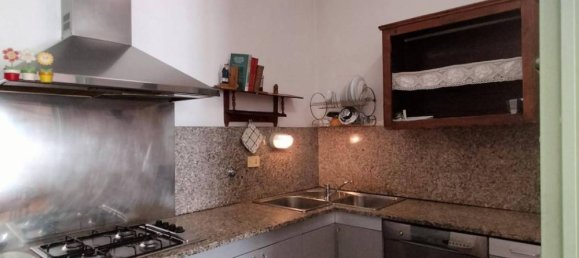 3 Schlafzimmer Wohnung in Carrara, Italy, Nr. 222015 12