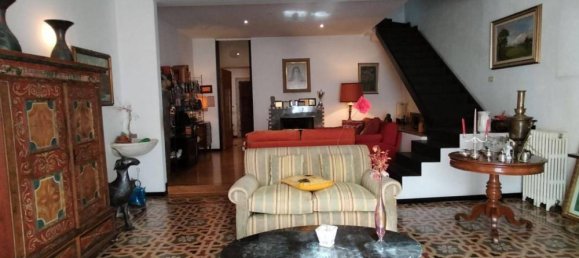 3 Schlafzimmer Wohnung in Carrara, Italy, Nr. 222015 9