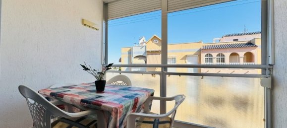 Apartamento de 2 dormitorios en Torrevieja, Spain No. 142977 2