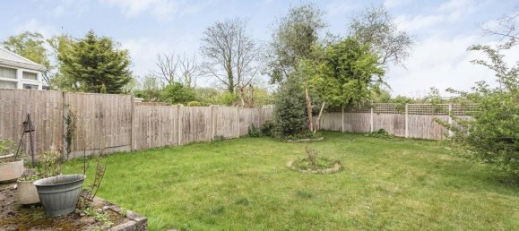 3 bedrooms House in Egham, United Kingdom No. 8636 15