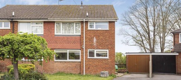 3 bedrooms House in Egham, United Kingdom No. 8636 18