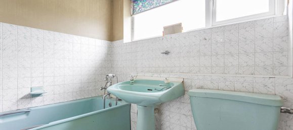 3 bedrooms House in Egham, United Kingdom No. 8636 14