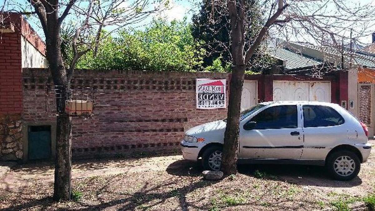 2 bedrooms House in Tres de Febrero, Argentina No. 5191