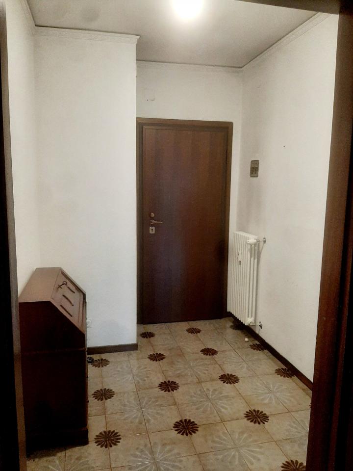 3 rooms Apartment in Padua, Italy No. 90711