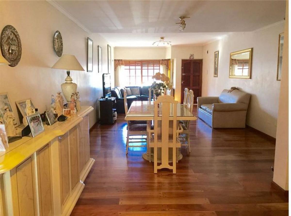 4 bedrooms House in Vicente Lopez, Argentina No. 62892