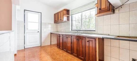 3 bedrooms House in Angra do Heroismo, Portugal No. 35500 4