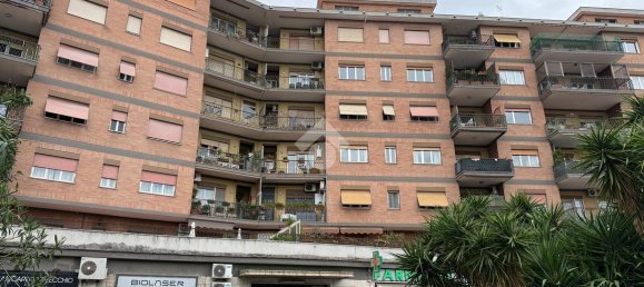 3-salle Appartement à Rome, Italy No. 232981 36