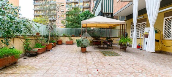 3-salle Appartement à Rome, Italy No. 232981 37