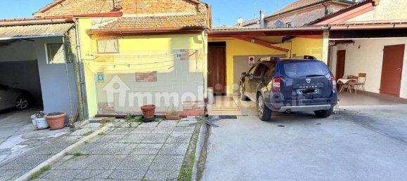 2 bedrooms House in Argenta, Italy No. 100873 4