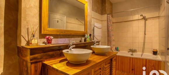 6 bedrooms Villa in Vezac, France No. 97801 16