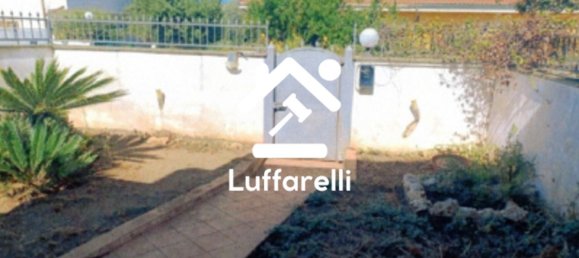 Дом с 7 комнатами в Ардеа, Италия № 100898 11