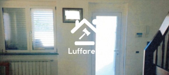 Дом с 7 комнатами в Ардеа, Италия № 100898 4