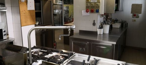 Imóvel comercial em Genoa, Italy 300 m² N.º 359847 13