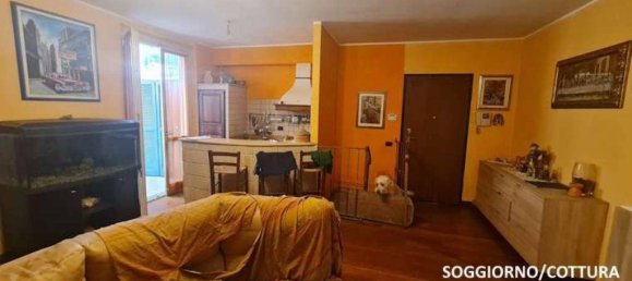Apartamento de 3 dormitorios en Lesmo, Italy No. 281728 2