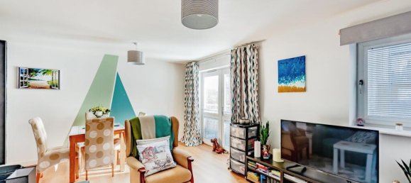 2 bedrooms Apartment in Crawley, United Kingdom No. 6293 5