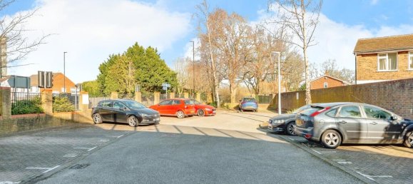 2 bedrooms Apartment in Crawley, United Kingdom No. 6293 13