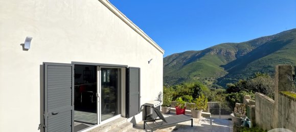 3 bedrooms House in Occhiatana, France No. 211465 5