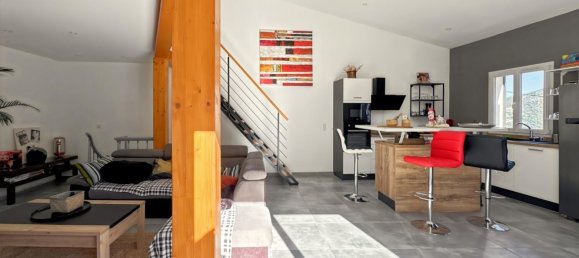 3 bedrooms House in Occhiatana, France No. 211465 4