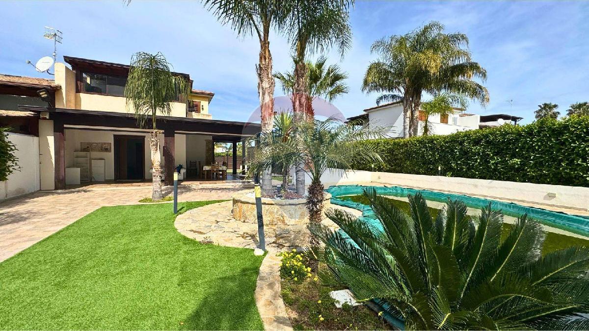 Villa de 2 dormitorios en Campofelice di Roccella, Italy No. 46458