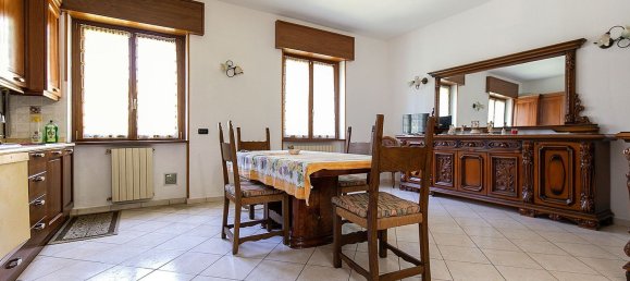 Apartamento de 3 dormitorios en Saronno, Italy No. 363553 5