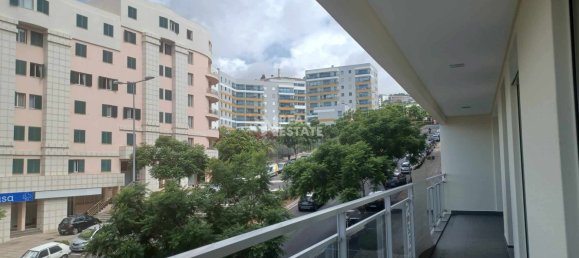 Квартира с 3 спальнями в Фуншал, Португалия № 100971 8