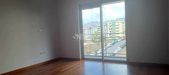 Квартира с 3 спальнями в Фуншал, Португалия № 100971 27