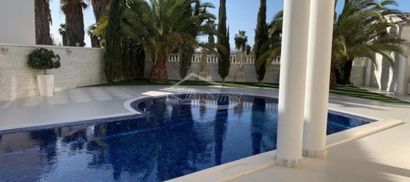 6 bedrooms Villa in Adeje, Spain No. 115911 4