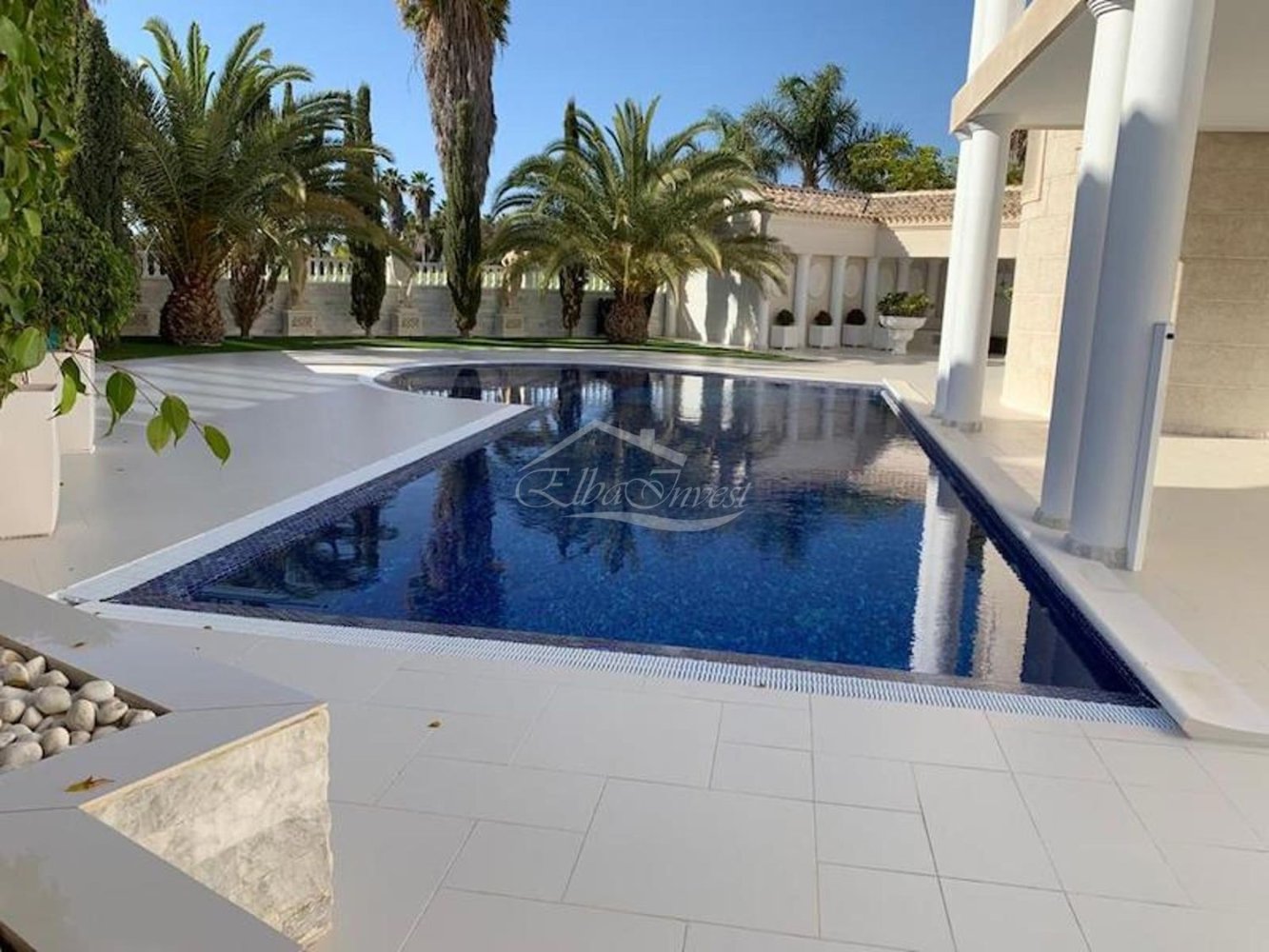 6 bedrooms Villa in Adeje, Spain No. 115911