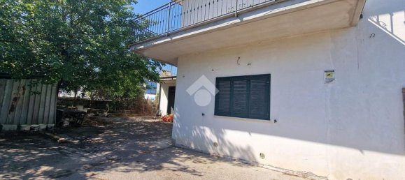 4 rooms House in Montesarchio, Italy No. 259003 3