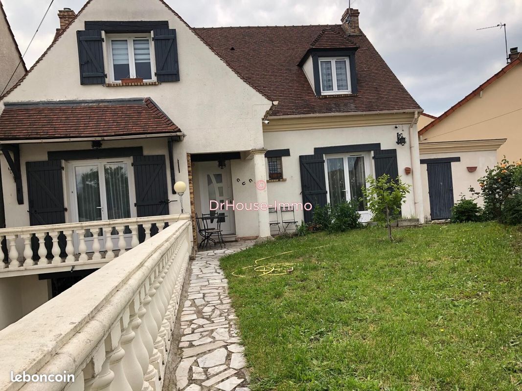 4 غرف نوم منزل في Garges-les-Gonesse, France رقم 179583